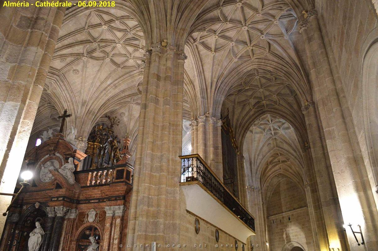 28 LA CATHEDRALE ET LE FORTERESSE DE L INCARNATION (66).JPG